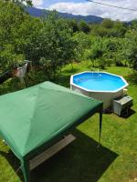 Bazén v ubytování Viviendas vacacionales La Casona de Tresniñin nebo v jeho okolí