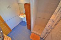 Kúpeľňa v ubytovaní Ferienwohnung PLAYA 2 - Pool - Meerblick - 50m Strand - WiFi