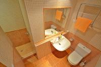 Kúpeľňa v ubytovaní Ferienwohnung PLAYA 2 - Pool - Meerblick - 50m Strand - WiFi