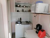 Kuchnia lub aneks kuchenny w obiekcie Cserke Gyöngye Apartman