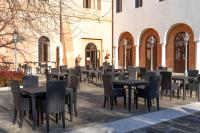 Isola di San Servolo - Centro Soggiornoにあるレストランまたは飲食店