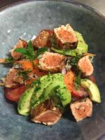 Le Relais de la Forge في Selonnet: طبق من الاكل مع البرياني والخضار الاخرى