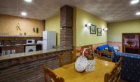 Una cocina o zona de cocina en Casas Rurales Carroyosa del Jerte