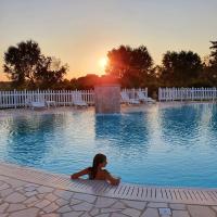 The swimming pool at or close to Agriturismo La Rondine