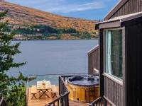 Queenstown Lakefront Dream 4 Bed