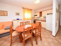 Kuchyňa alebo kuchynka v ubytovaní Apartment Lucija-2 by Interhome