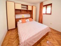 Posteľ alebo postele v izbe v ubytovaní Apartment Lucija-2 by Interhome
