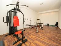 Posilňovňa alebo fitness centrum v ubytovaní Apartment Villa 2 Pools-3 by Interhome