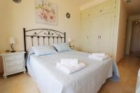 Postel nebo postele na pokoji v ubytování Apartment Burriana Spainsunrentals 1162