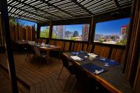 En restaurant eller et andet spisested på La Blanca Hotel