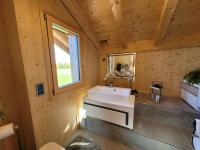 Łazienka w obiekcie Ferienwohnung Anna Salzburg Grödig