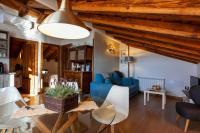 A seating area at Apartamentos Top Medieval