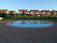 Bazén v ubytování Apartamento Golf Rioja Alta nebo v jeho okolí