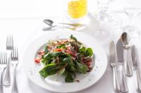 Jídlo v hotelu nebo okolí