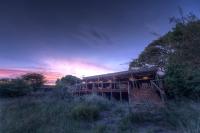 Východ nebo západ slunce při pohledu z luxury tent nebo okolí