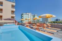 Basen w obiekcie Hotel Joli lub w pobliżu