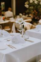 Reštaurácia alebo iné gastronomické zariadenie v ubytovaní Hotel Aurora