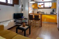 A kitchen or kitchenette at Apartamentos Top Medieval