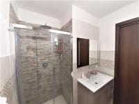 A bathroom at Casa MiMà: locazione turistica nel centro storico