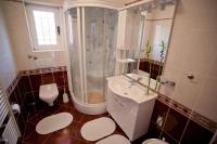 Koupelna v ubytování Apartments Marinić