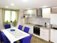 Kuchyň nebo kuchyňský kout v ubytování Apartment Vesna by Interhome