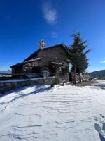 Plán poschodí v ubytovaní E L chalet. A cosy mountain retreat.