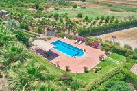Basen w obiekcie Villa Dinira lub w pobliżu