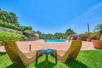 Basen w obiekcie Villa Dinira lub w pobliżu