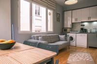 A kitchen or kitchenette at No 8 Galata
