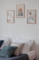 Posedenie v ubytovaní Duplex Apartment near the Airport by Noclegi Renters