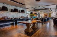Wyndham Santiago Pettraにあるレストランまたは飲食店
