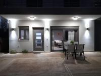 A patio or other outdoor area at Oak Tree Cozy Apartment