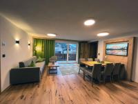 Posedenie v ubytovaní Appartement Pension Strolz