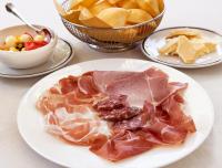 Jídlo v hotelu nebo okolí