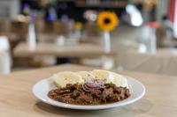 Jídlo v hotelu nebo okolí