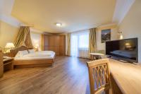 Łóżko lub łóżka w pokoju w obiekcie Hotel Similaun