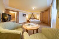 Telewizja i/lub zestaw kina domowego w obiekcie Hotel Similaun