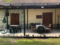 Patio lub wspólna przestrzeń na świeżym powietrzu w obiekcie Szőlőskert Vendégház, Erdőbénye