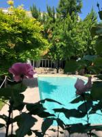 Basen w obiekcie Hotel Milano Pool & Garden lub w pobliżu