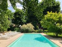 Basen w obiekcie Hotel Milano Pool & Garden lub w pobliżu