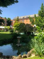 Ogród w obiekcie Hotel Milano Pool & Garden