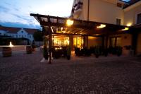 Budynek, w którym mieści się hotel