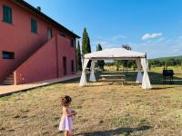 Dzieci zatrzymujące się w obiekcie Appartamento TERRACOTTA nel Podere Gretano