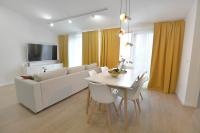 Telewizja i/lub zestaw kina domowego w obiekcie Residence Family Plazina - Place 1 & 2