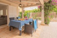 Posezení v ubytování Villa Eden Alcudia, near the beach with pool