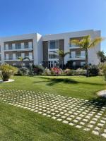 Vonkajšia záhrada v ubytovaní LyriosHomes Luxury Costa Ballena Beach