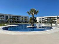 Bazén v ubytovaní LyriosHomes Luxury Costa Ballena Beach alebo v jeho blízkosti