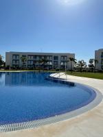 Bazén v ubytovaní LyriosHomes Luxury Costa Ballena Beach alebo v jeho blízkosti