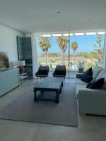 Posedenie v ubytovaní LyriosHomes Luxury Costa Ballena Beach