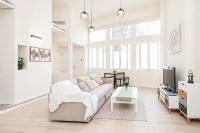 Posteľ alebo postele v izbe v ubytovaní BHost - Loft El Angel
